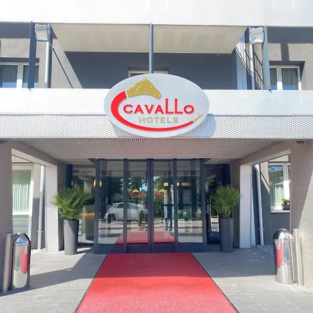 酒店 Cavallo 皮亚韦河畔诺文塔